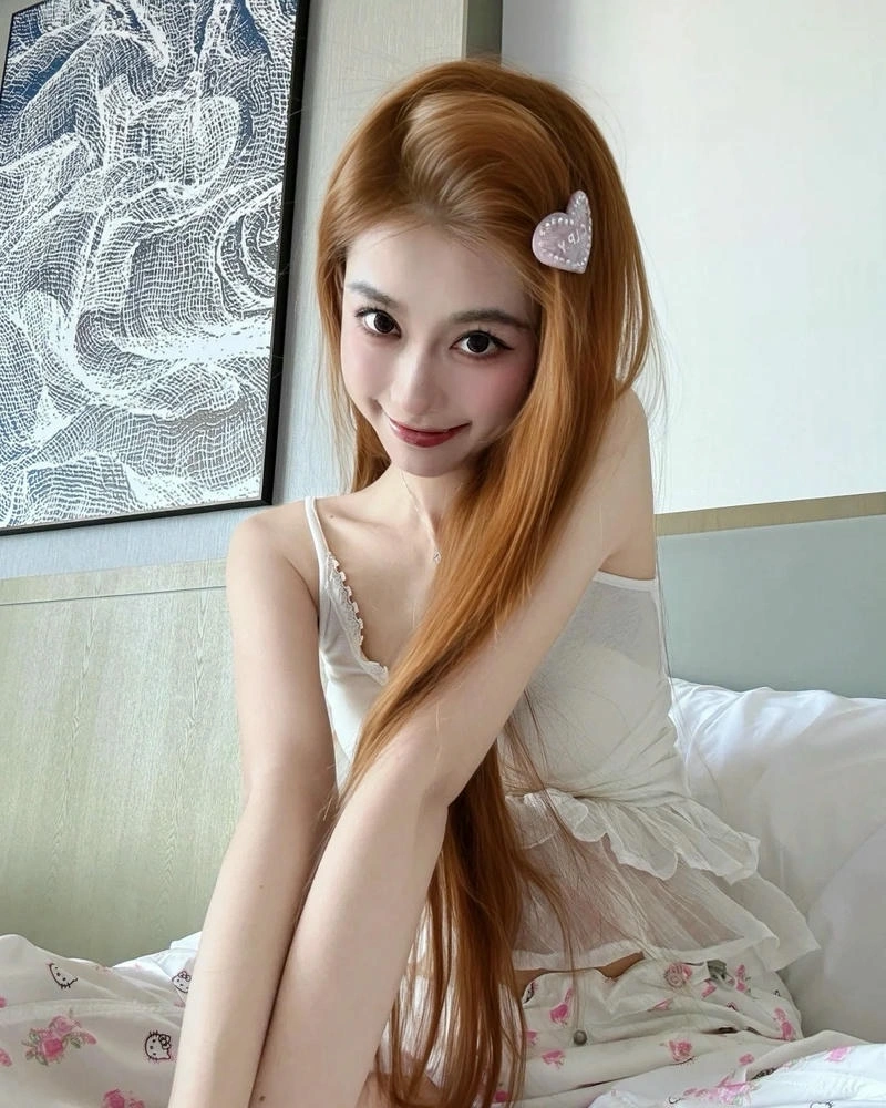 Ảnh gái xinh mặc đồ ngủ sở hữu vẻ đẹp