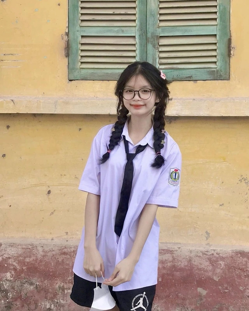 Ảnh gái xinh tuổi lớp 7 rạng rỡ, tự nhiên