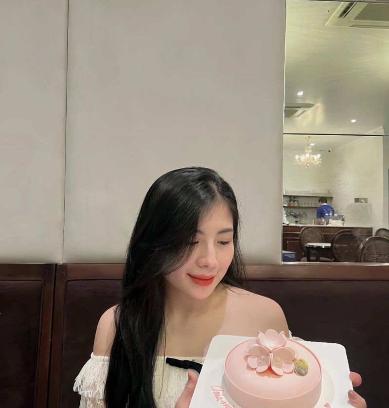 Ảnh hot girl Nguyễn Ngọc Quỳnh kiêu sa
