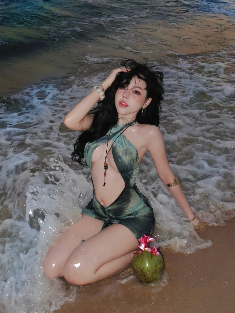 Bảo Khuyên bikini sexy khoe đường cong nóng bỏng full HD