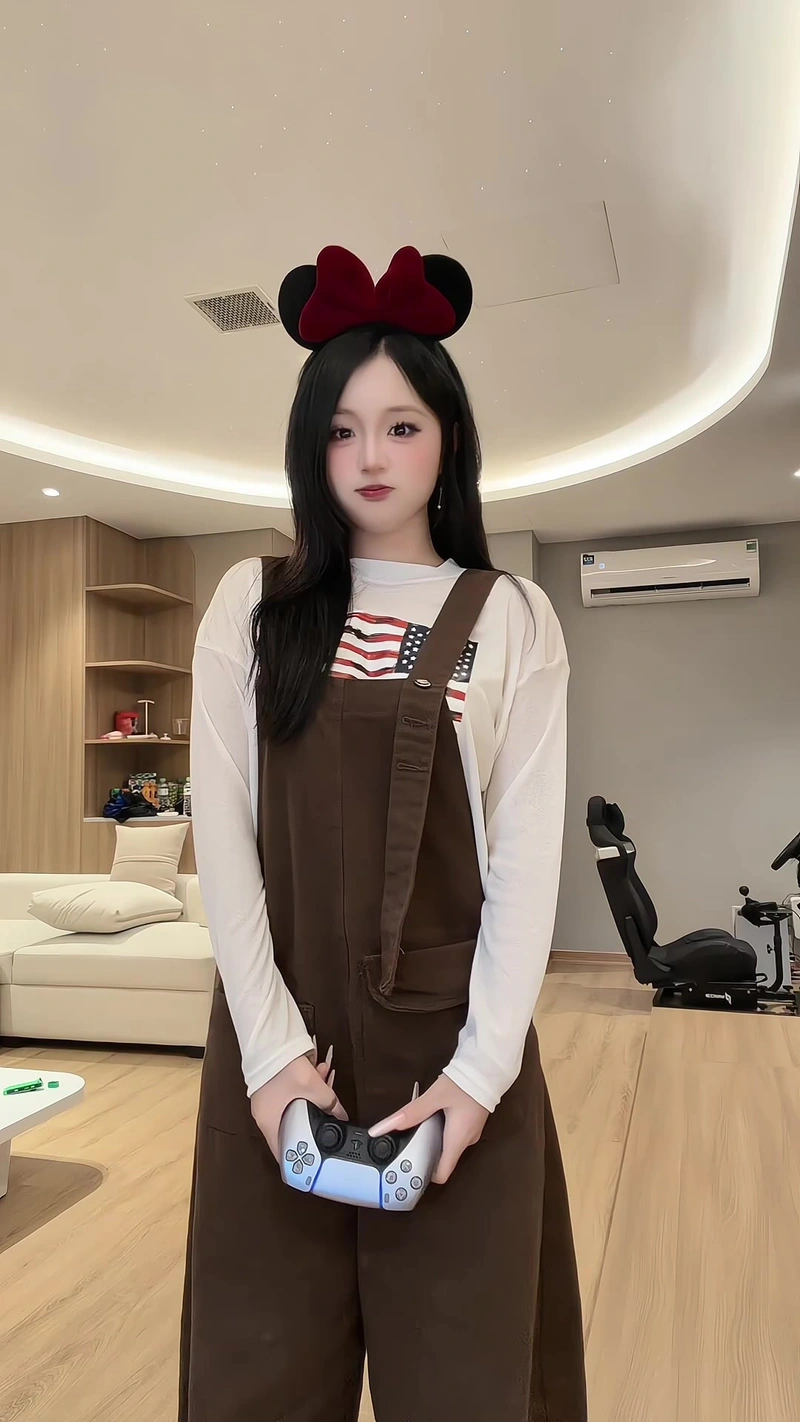 Bình An show vòng một gợi dục siêu phẩm
