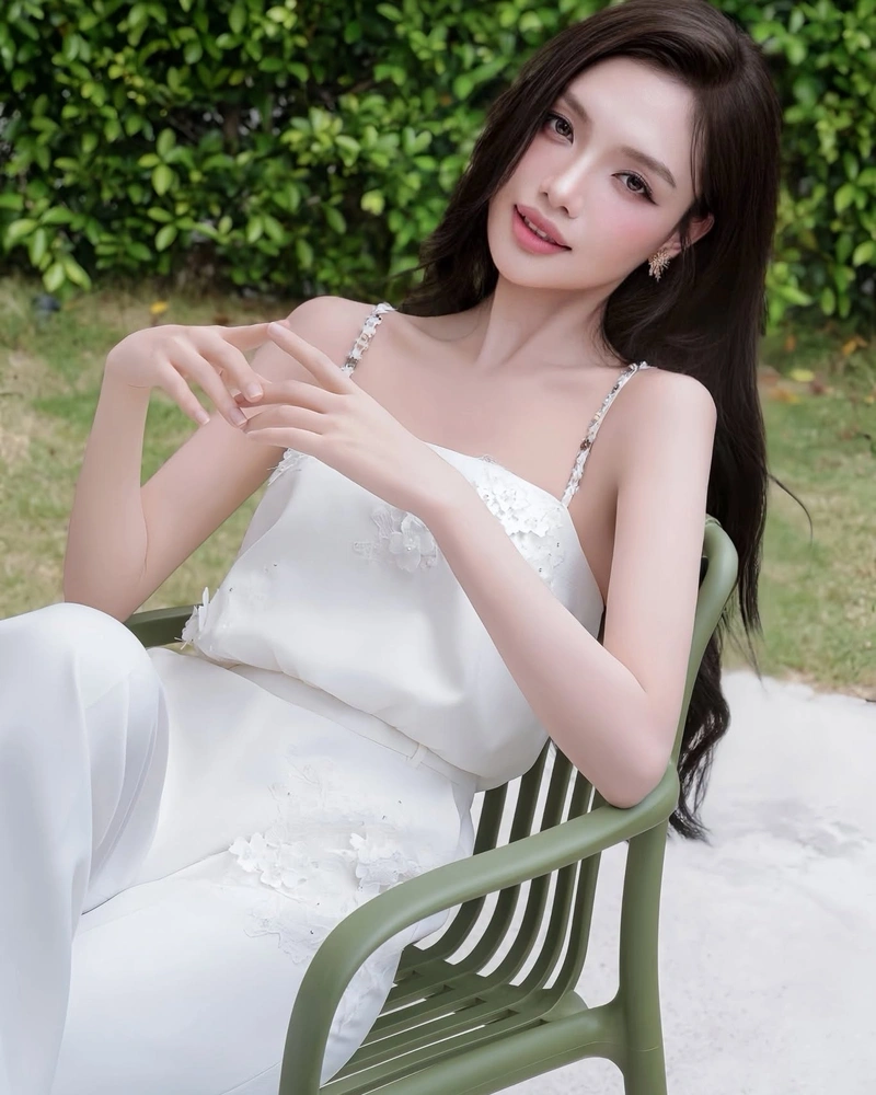 Đan Phượng show hàng vòng 1 khủng đầy đặn quyến rũ