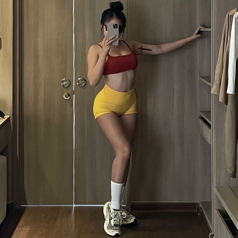 Dii Dii gymer sexy nude không che vòng 1 căng tròn