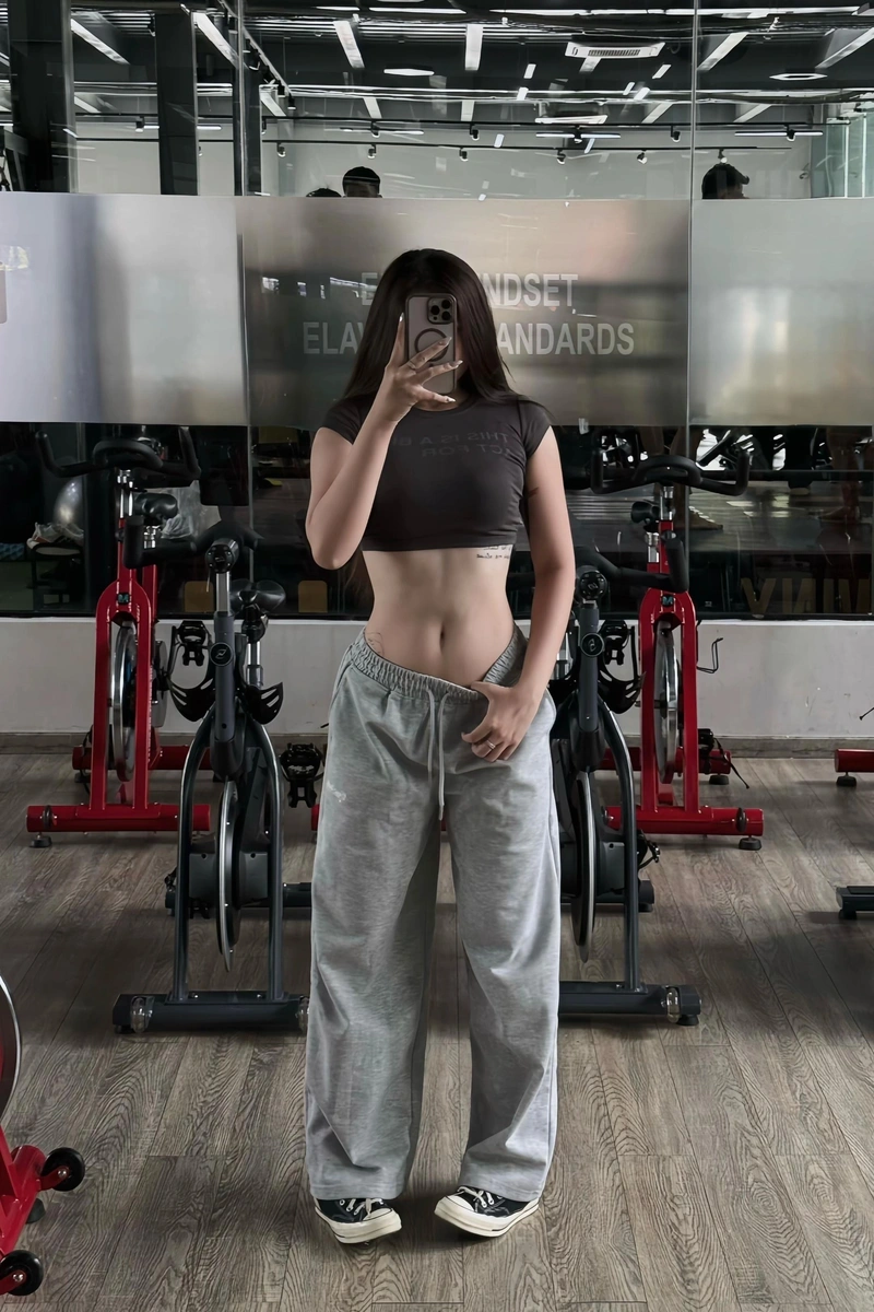 Dii Dii gymer sexy show hàng gợi tình 4K sắc nét