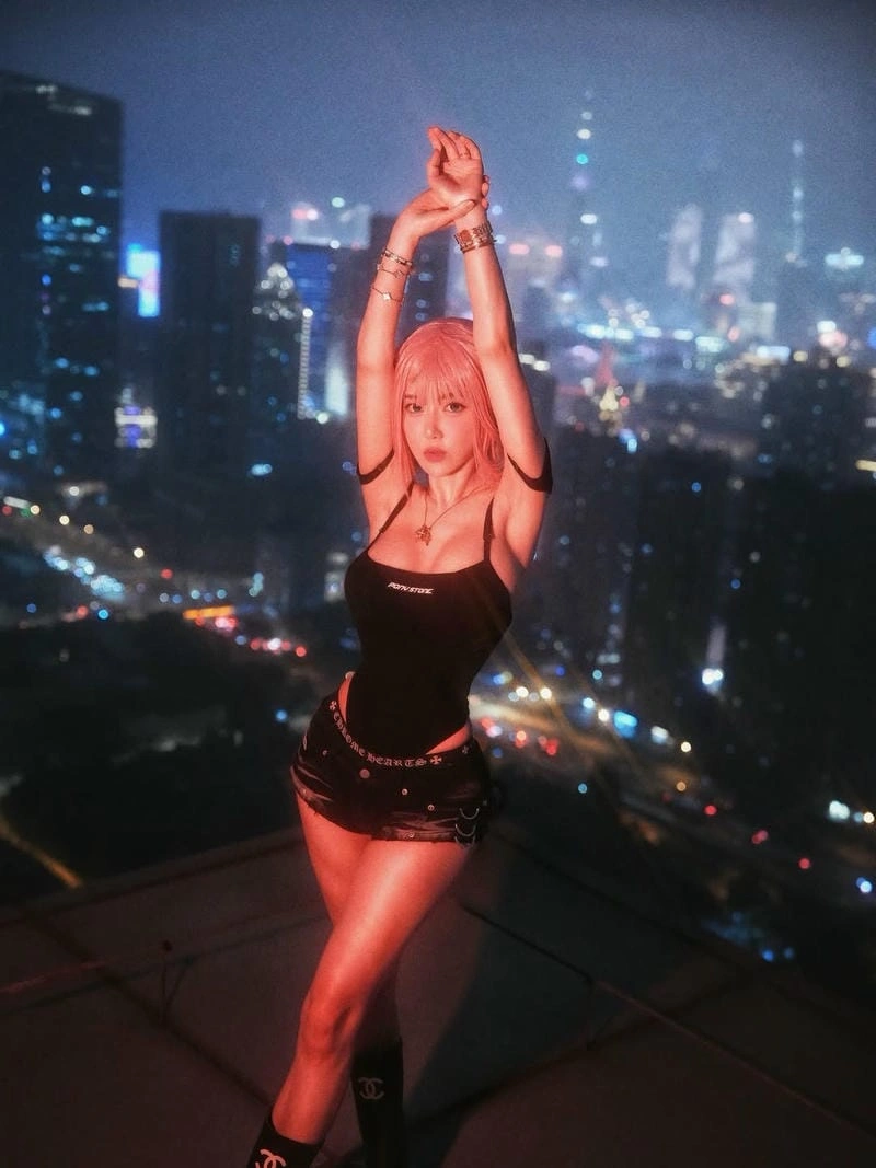 Dj soda bikini sexy thanh lịch làm tôn lên nét đẹp ngọc ngà