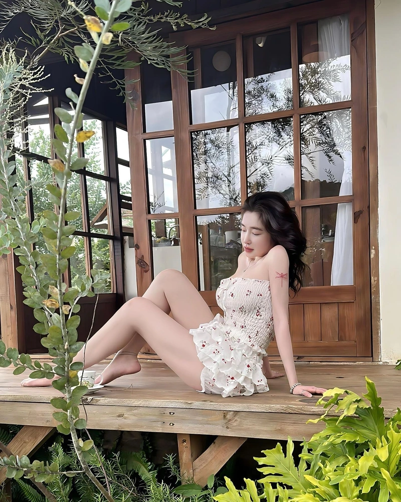 Elly Trần nude full HD khoe hàng không che gì cả