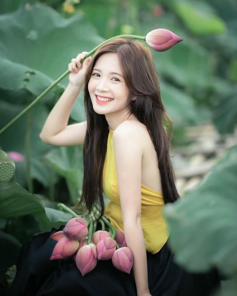Gái xinh mặc áo yếm mang vẻ đẹp tinh tế