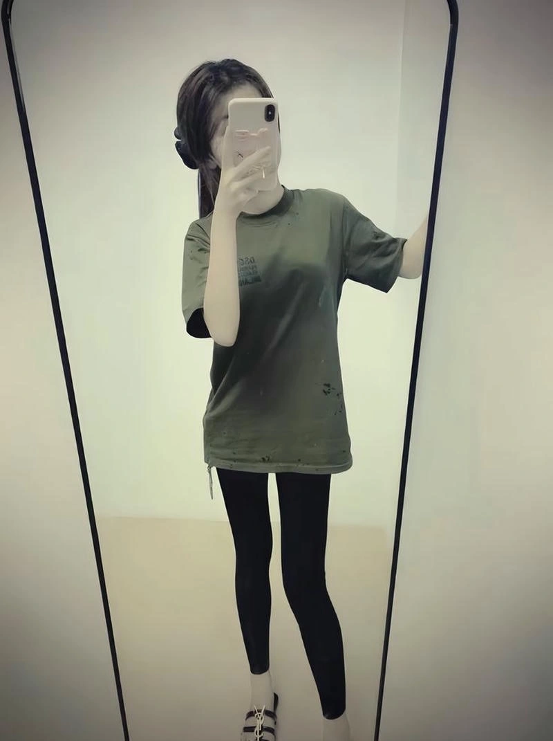 Gái xinh mặc quần legging sở hữu thần thái duyên dáng
