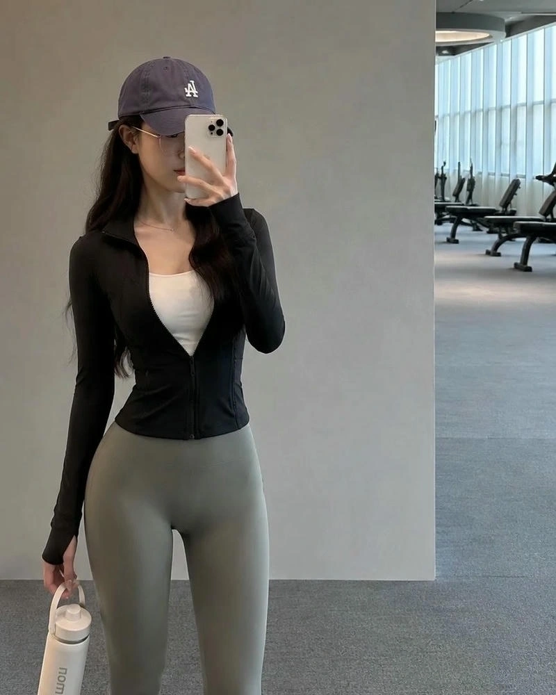 Gái xinh mặc quần legging trẻ trung duyên dáng