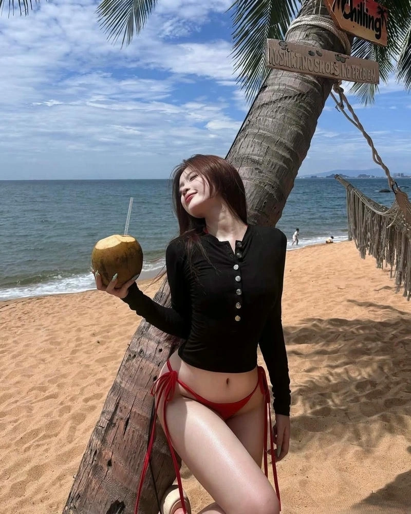 Gái xinh mlem toát vẻ ngoài thanh nhã