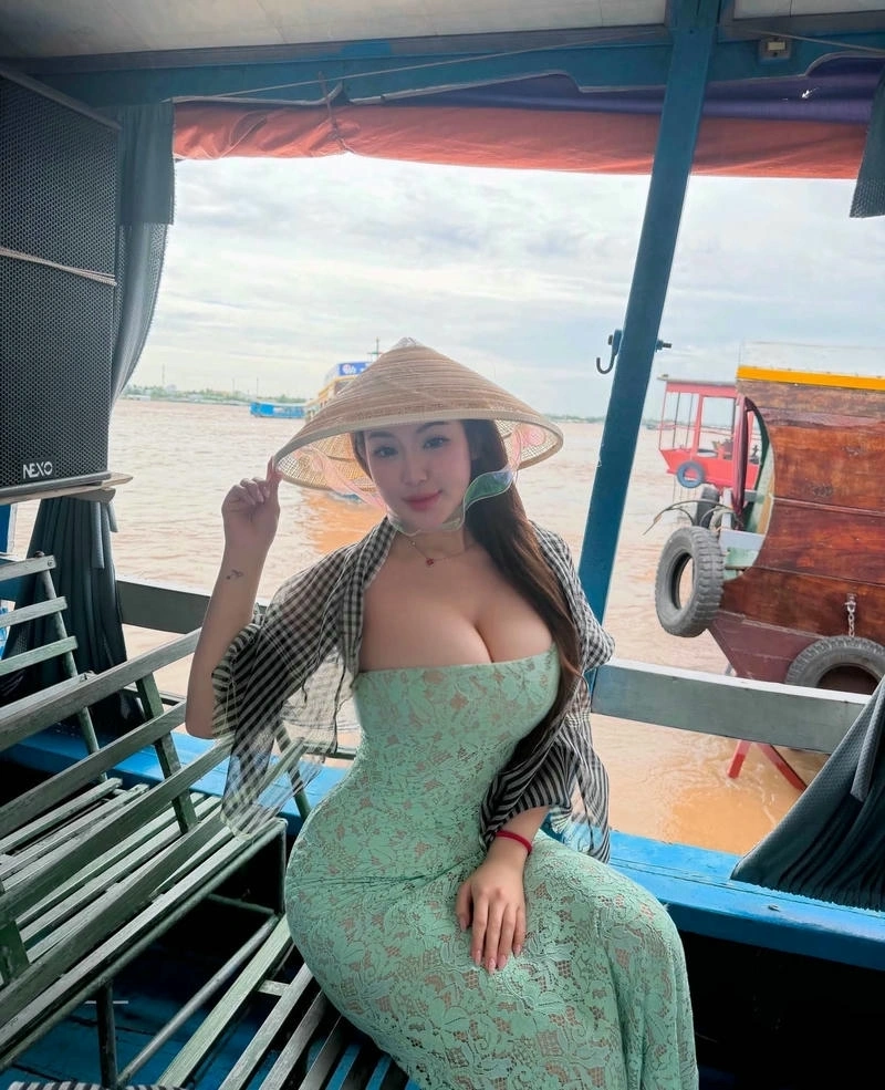 Gái xinh mlem với nét mặt dễ thương