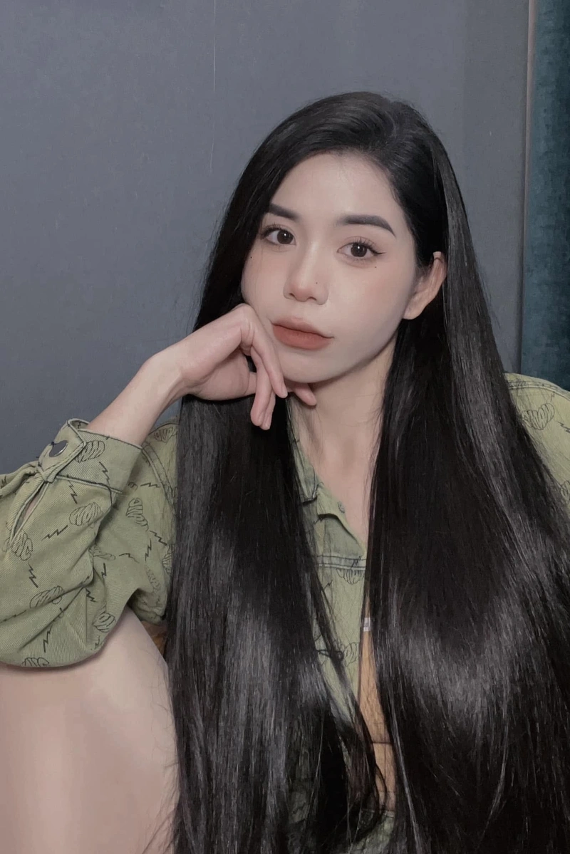 Hằng Du Mục show hàng vòng 3 tròn đầy