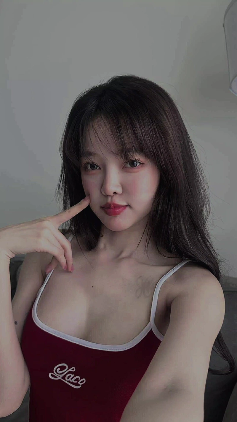 Hình Chu Hồng Liên sexy lột đồ gợi dục không che