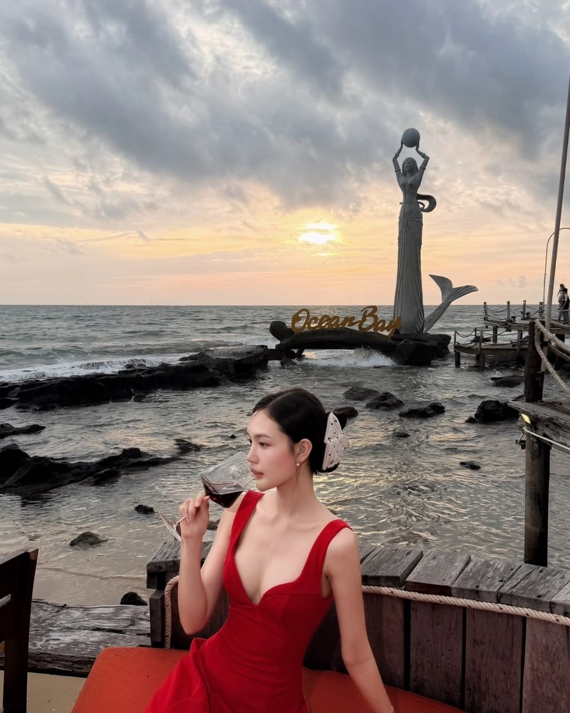 Hình Đan Phượng bikini sexy full HD nhìn rõ từng chi tiết