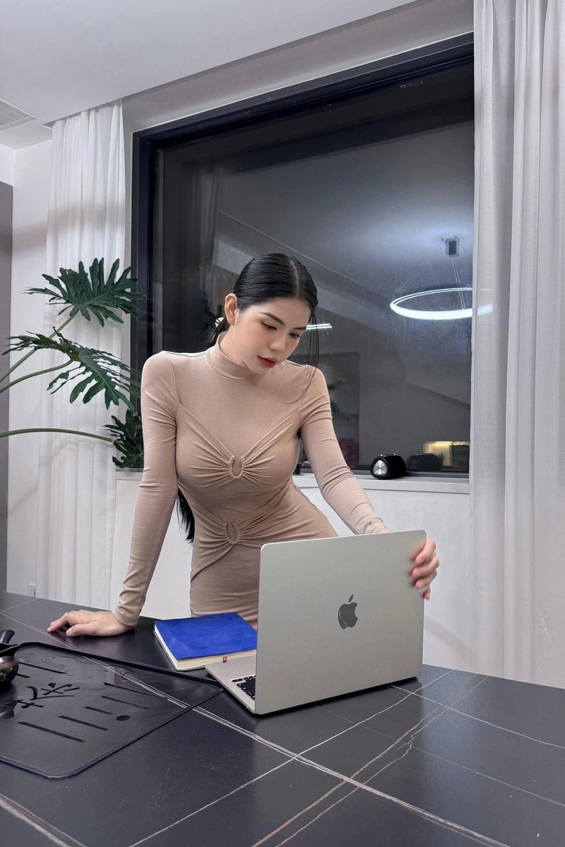 Hình Hằng Du Mục cởi đồ gợi dục không che