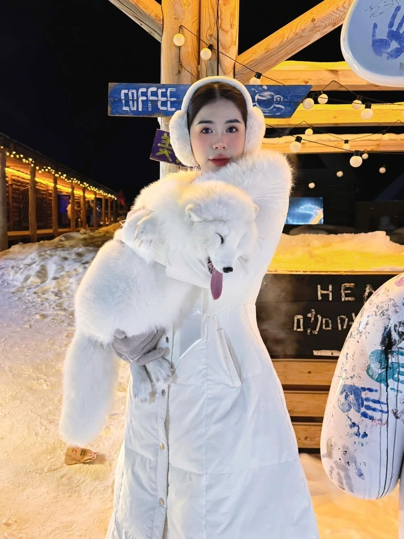 Hình Hằng Du Mục khoe ngực to quyến rũ