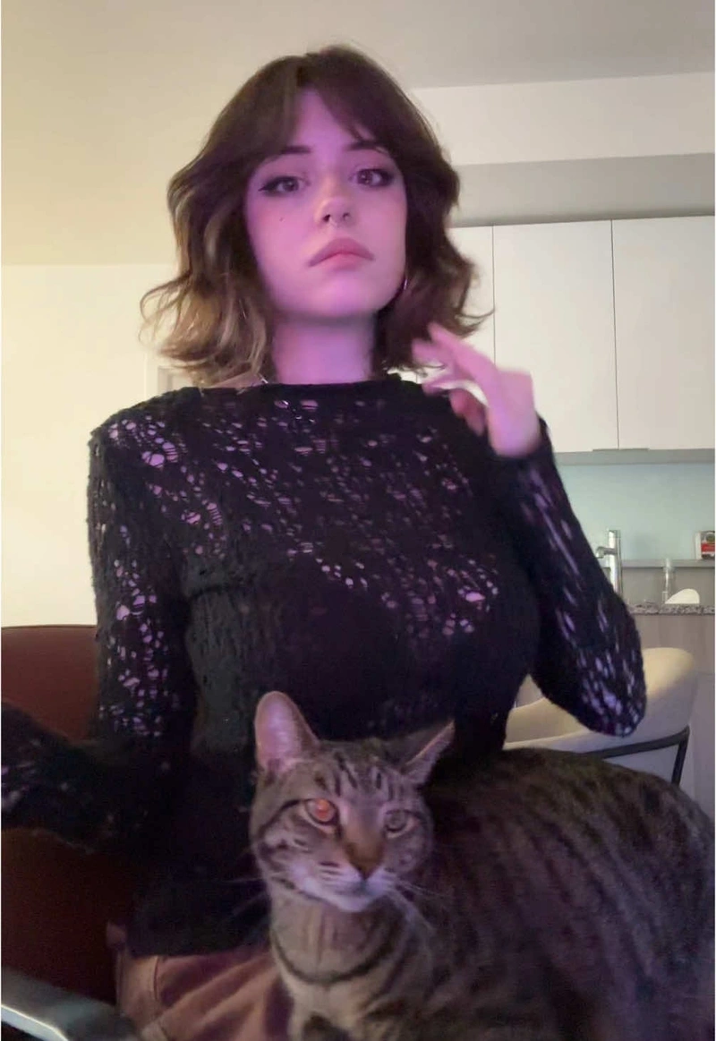 Hình Hannah Owo sexy full HD nhìn nghiêng