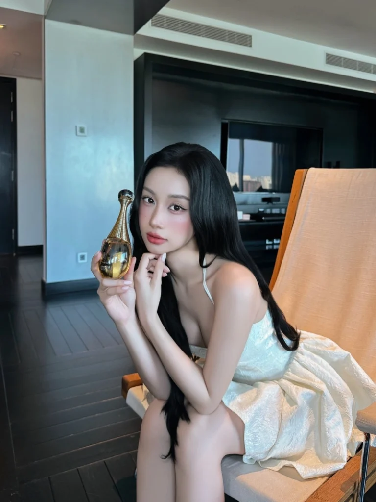 312+ ảnh Jun Vũ bikini sexy lộ đường cong bốc lửa full HD