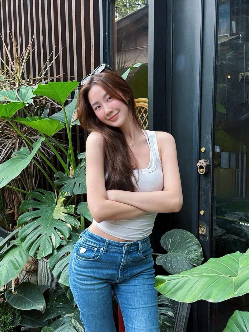 Hình Lê Nguyễn Bảo Ngọc sexy nóng bỏng với thân hình cuốn hút