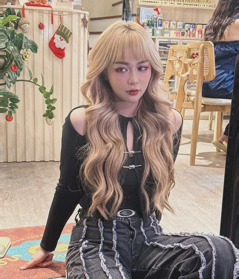 Hình Misthy bikini sexy mông hút hồn