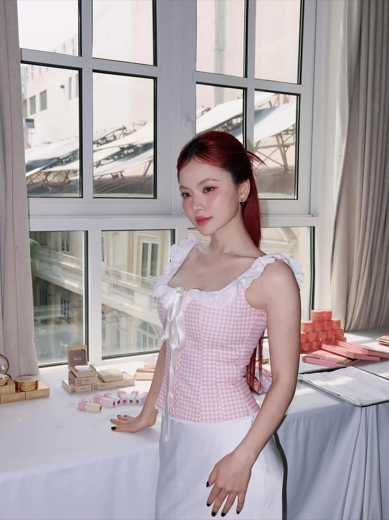 Hình Ngô Lan Hương nude full body không che 2K sắc nét
