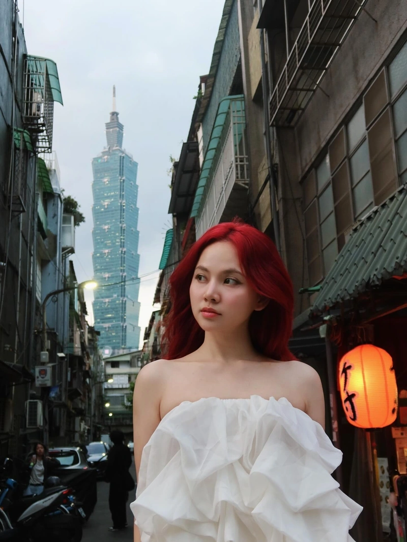 Hình Ngô Lan Hương vòng một to tròn sexy cuốn hút