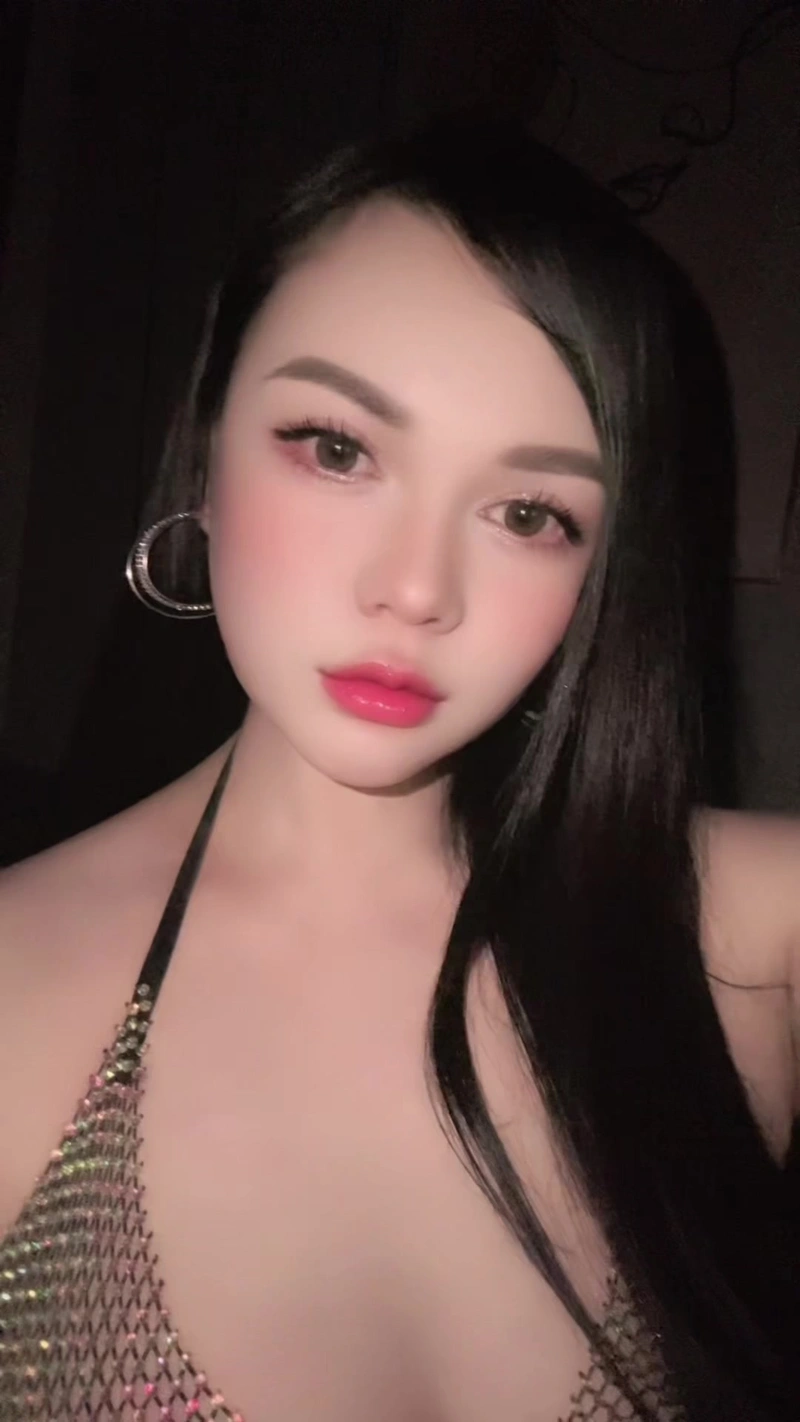 Hình Nguyễn Ngọc Kim Thảo nóng bỏng trong bộ bikini mỏng