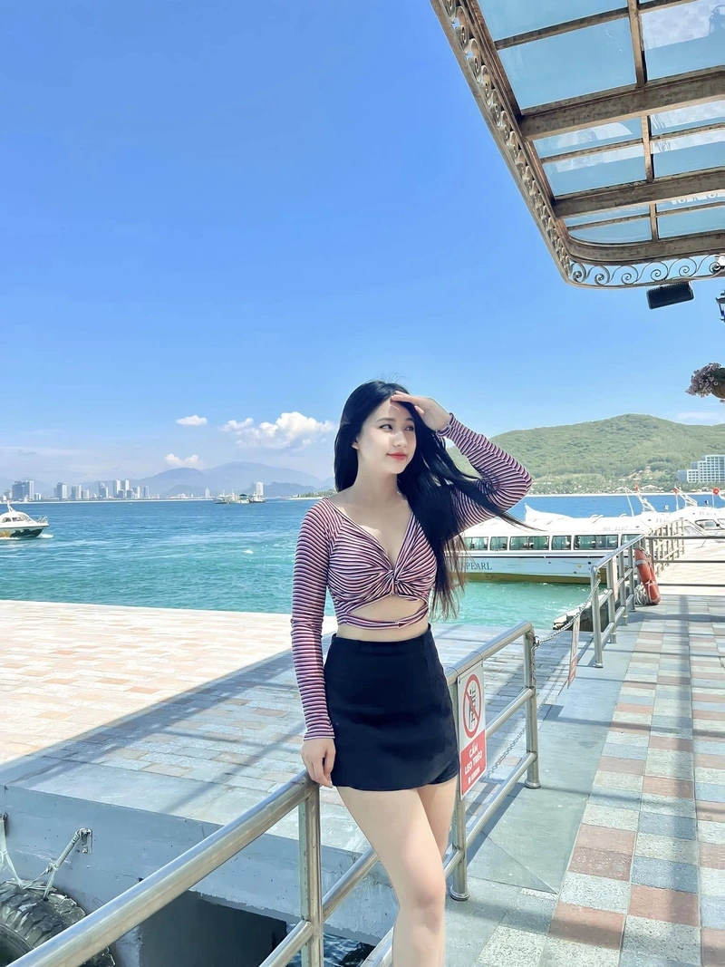 Hình Như Lê sexy táo bạo quyến rũ