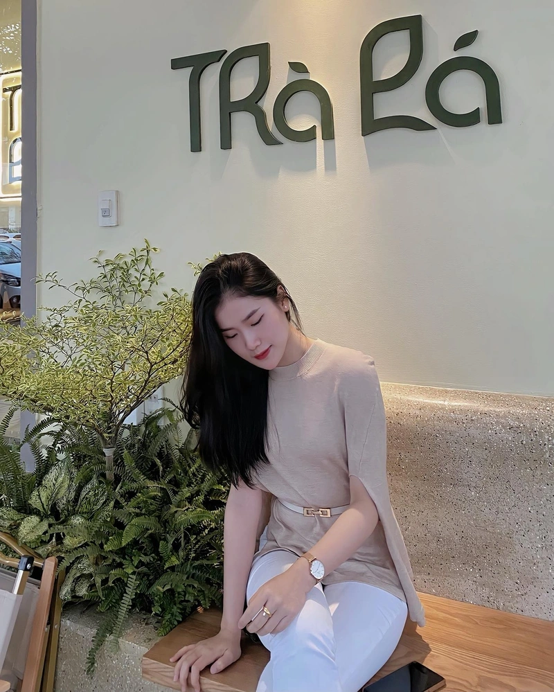 Hình Phạm Quỳnh Trang sexy lột đồ khoe body hoàn hảo