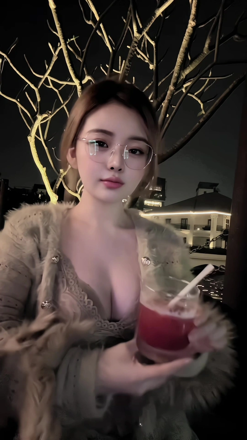 Hình Thảo Baby show đít quyến rũ full HD