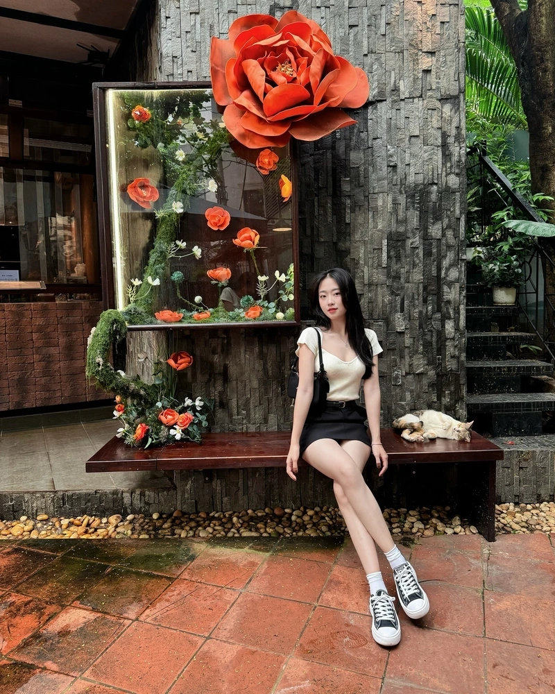 Hình Thảo Lee sexy không che vòng ba đầy đặn