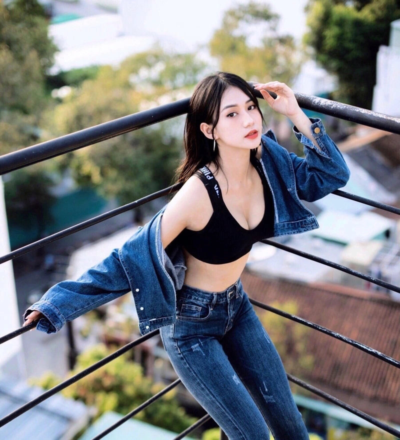 Hình Tiktoker Như Lê sexy nóng bỏng cuốn hút