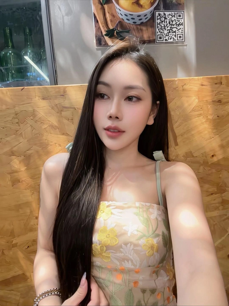 Hình Tuệ Vy Tiktoker gợi cảm với vòng ba quyến rũ