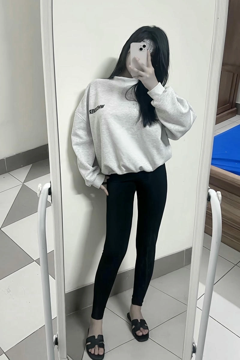 Hình ảnh cô gái mặc legging đầy nét nữ tính