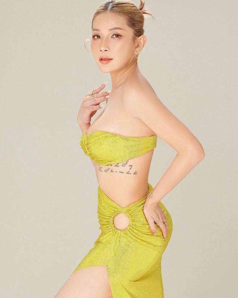 Hình ảnh diện đồ bơi khoe sắc vóc nuột nà đầy cuốn hút