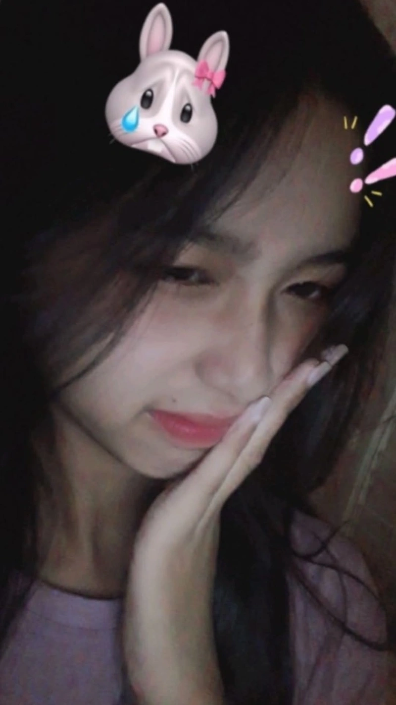 Hình ảnh gái 2k6 tươi tắn rạng rỡ
