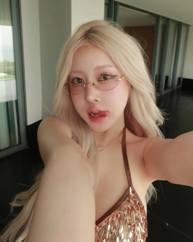 Hình bikini sexy Lê Huyền Diệu táo bạo nổi bật