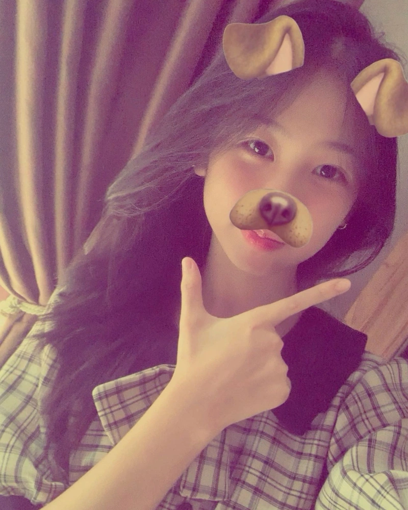 Hình gái 2k10 vô cùng trong sáng