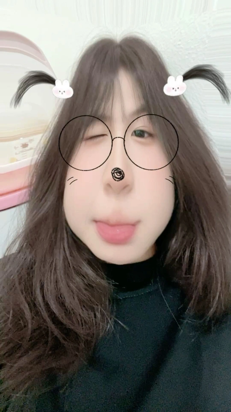 Hình gái 2k11 xinh xắn thuần khiết