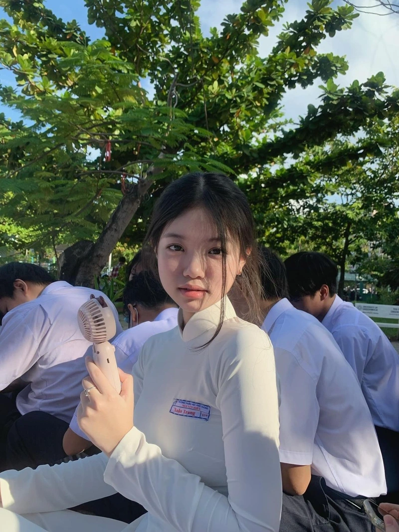 Hình gái lớp 6 xinh xắn hoạt bát