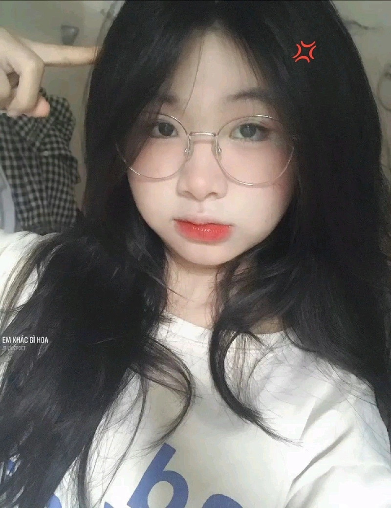 Hình gái xinh 2k8 nổi bật cuốn hút