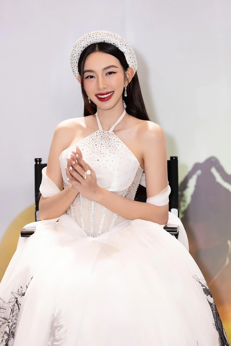 Hình hoa hậu Thùy Tiên bikini sexy body cực phẩm 4K