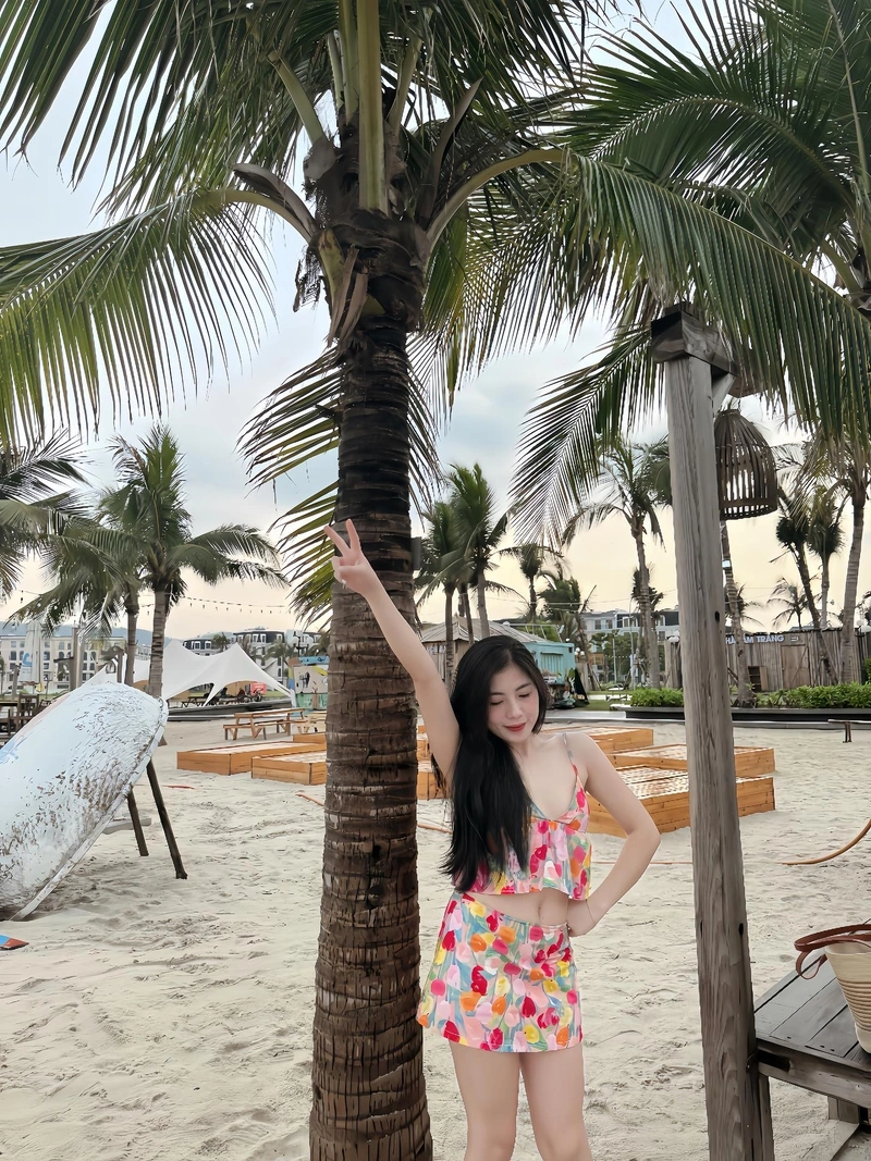 Hình hot girl Nguyễn Ngọc Quỳnh ngọt ngào