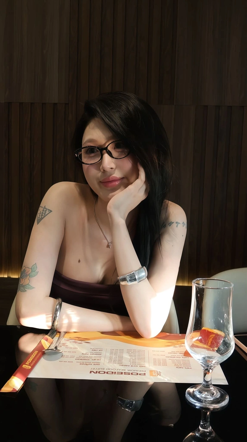 Hình sexy Vy Chila mê hoặc kiêu sa lộng lẫy