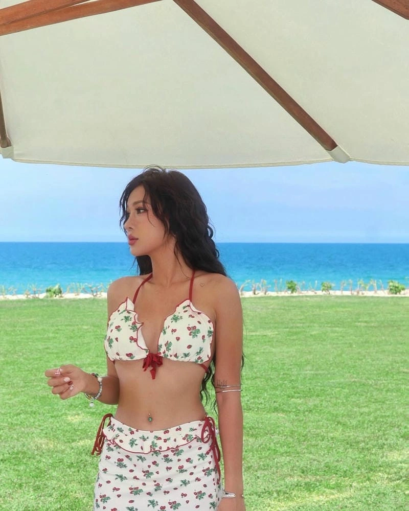 Hoà Ruby bikini sexy cá tính tự tin đầy lôi cuốn