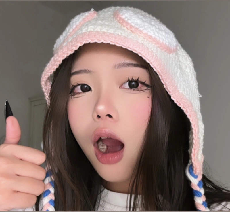 Hương Tịt show mông đít gợi cảm trong studio
