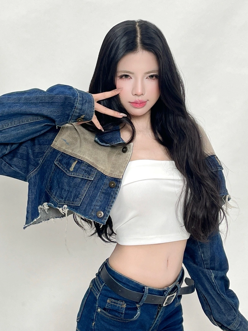 Mai Dora sexy show hàng vòng một tròn đầy