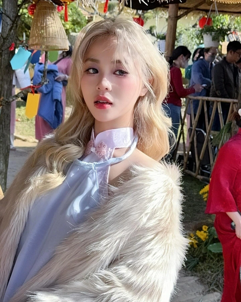 Misthy khoe vòng ba quyến rũ bikini