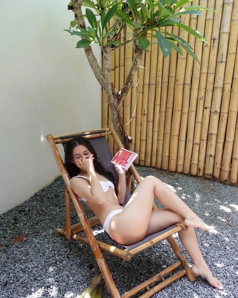 Ngọc Thảo bikini sexy thần thái sang chảnh cực kỳ thu hút