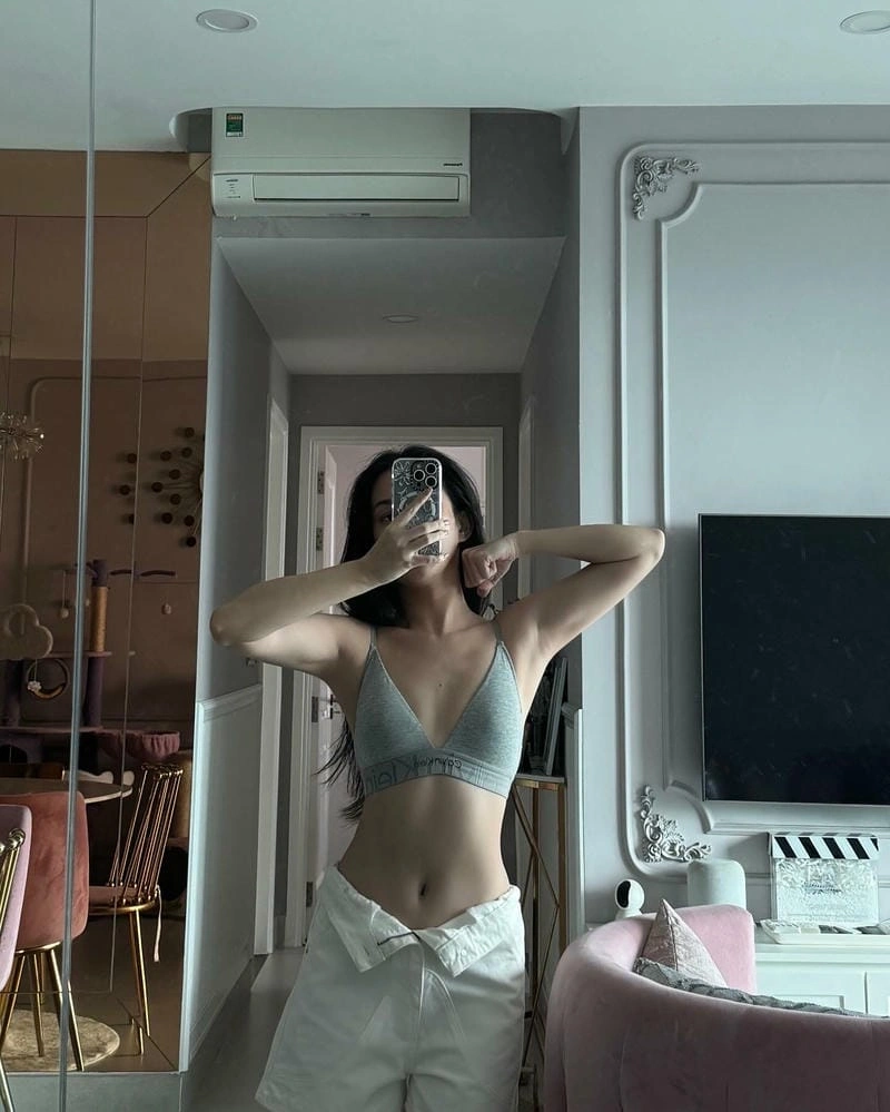 Ngọc Thảo bikini sexy tôn lên vóc dáng thon gọn nuột nà